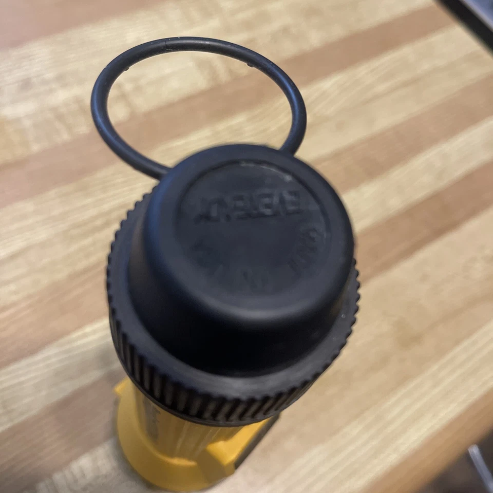 Energizer Industrial 1251 Eveready Heavy Duty Yellow Flashlight Made in USA - Image 4 of 4