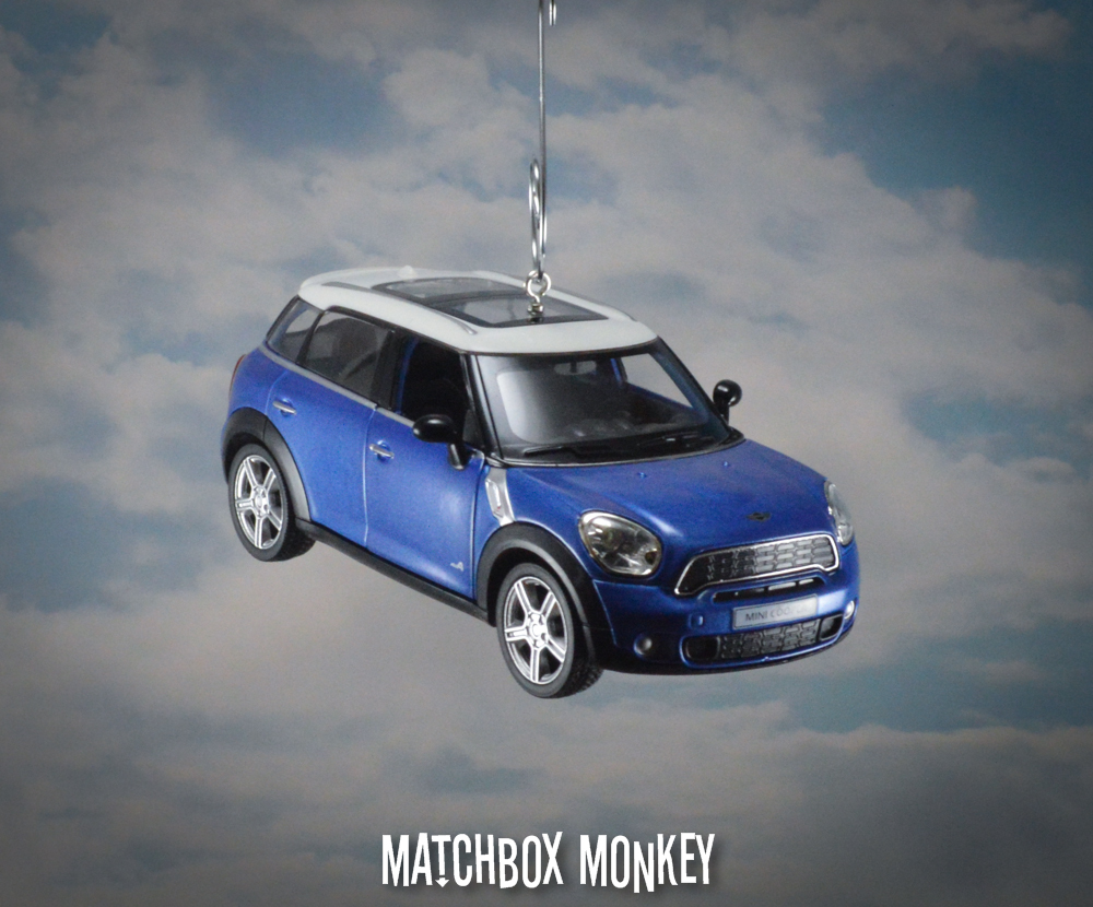 Deluxe Hard Top Austin Mini Cooper S Countryman Christmas Ornament