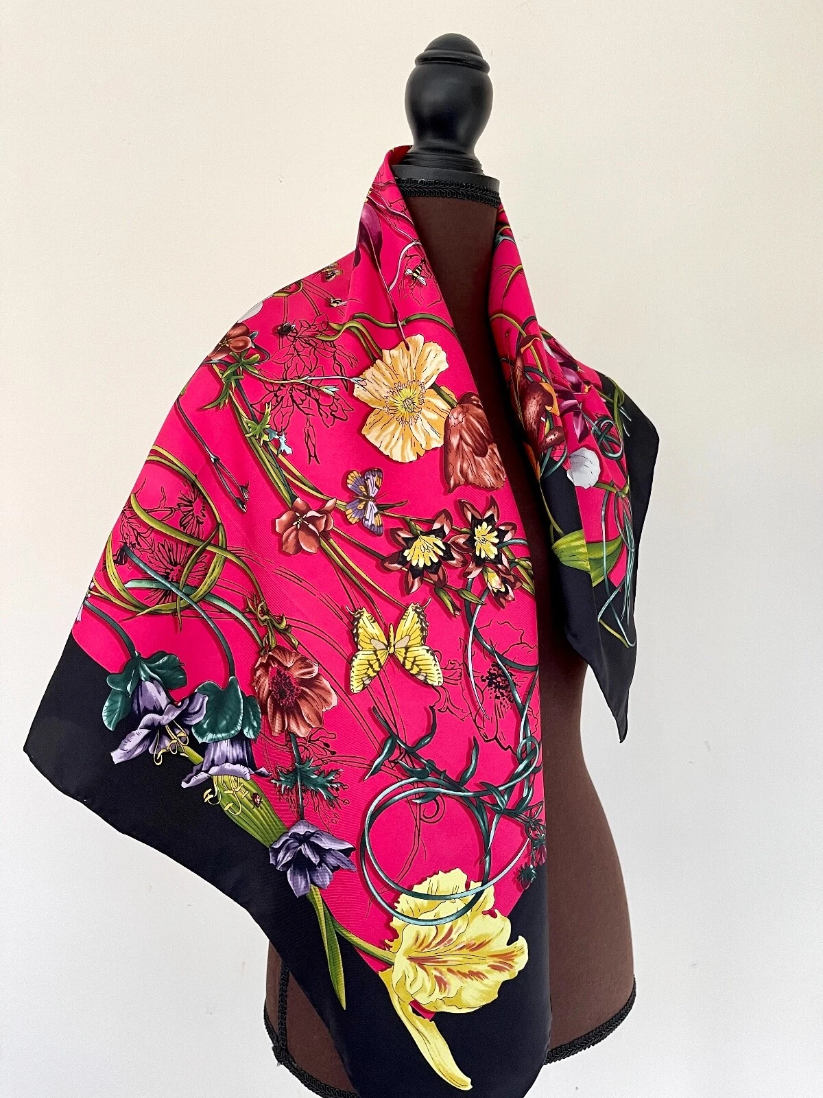 New Unisex Gucci Silk Scarf Flora Print Pink Multicolor Black Border Wrap Cover