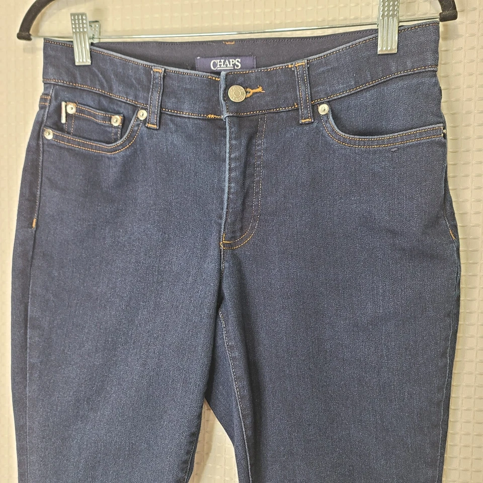 Pantalones capri elásticos de mezclilla azul talla 6 Chaps para mujer usados en excelente estado Foto 2 de 4