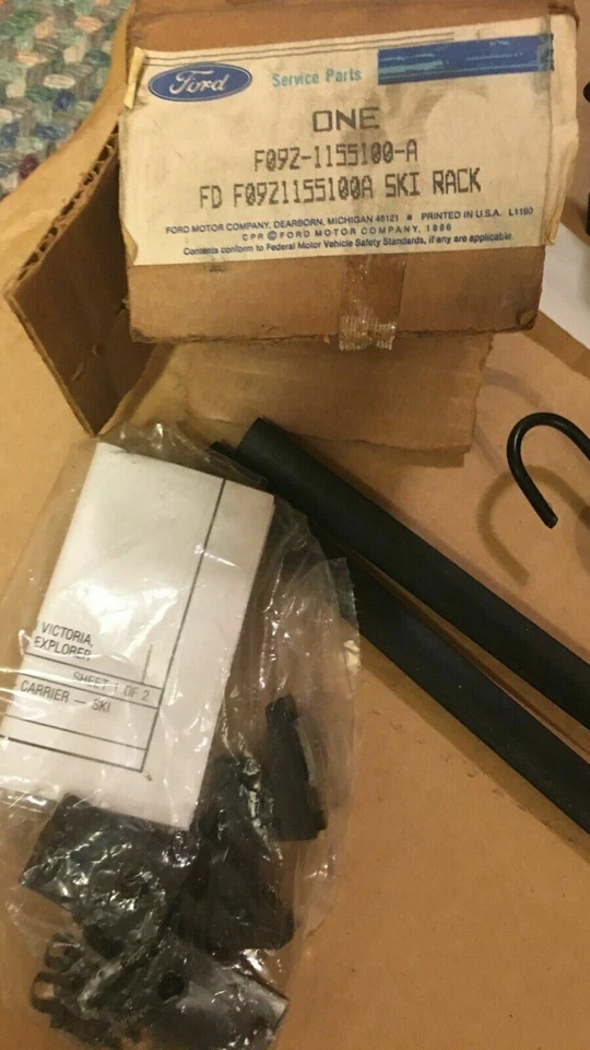全新 原始设备制造商 福特 滑雪架 套件 机架 Aerostar Crown Victoria Explorer Grand - #36 — 第 2/4 张图片