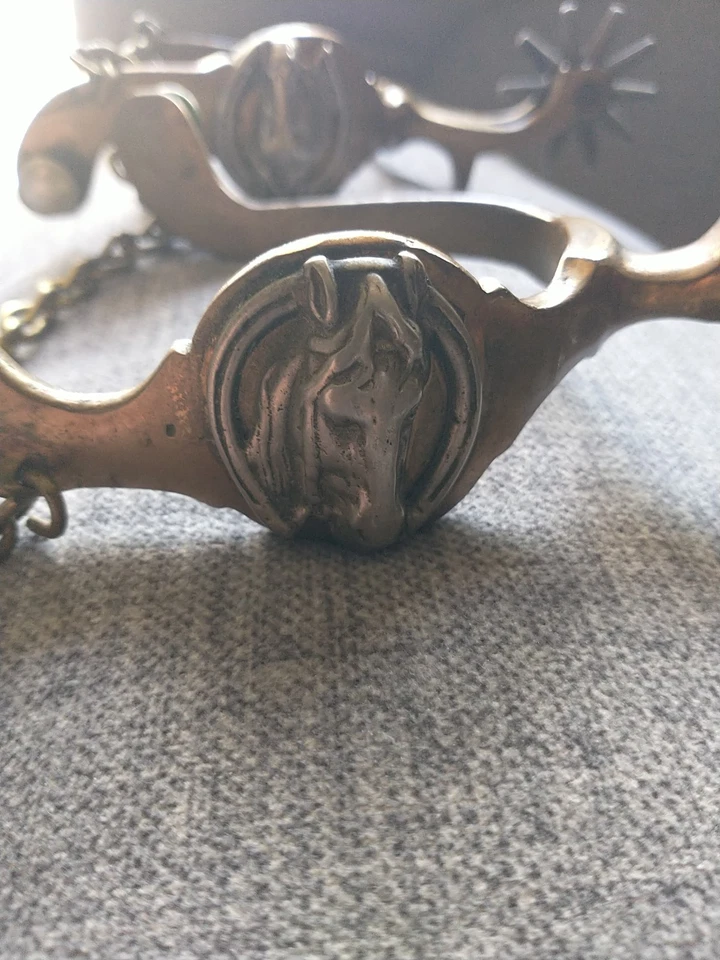 Espuelas de bronce Buerman con caballo de níquel estampado con ancla  Foto 4 de 4