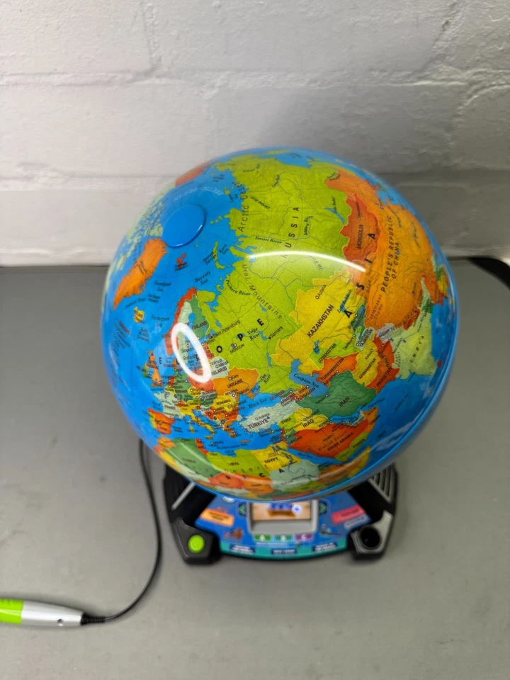 VTech Interaktiver Videoglobus – Lern-Globus mit Bildschirm & 9000 Fakten (EN) - Bild 2 von 4