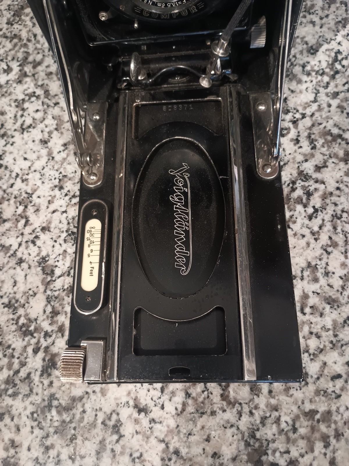 Voigtländer Avus 9x12cm Plate Camera with Dominar 13.5cm f/4.5 Lens V26