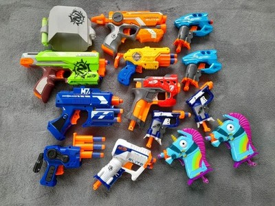 NERF Blaster Sammlung  / Konvolut mit viel Zubehör