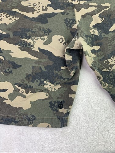 Volcom VMonty Corpo green camouflage camo flat front hiking shorts mens size 40 - Picture 13 of 18
