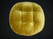 Vtg 70s Velveteen Tufted Accent Throw Pillow Avocado Green/Gold 13" Round