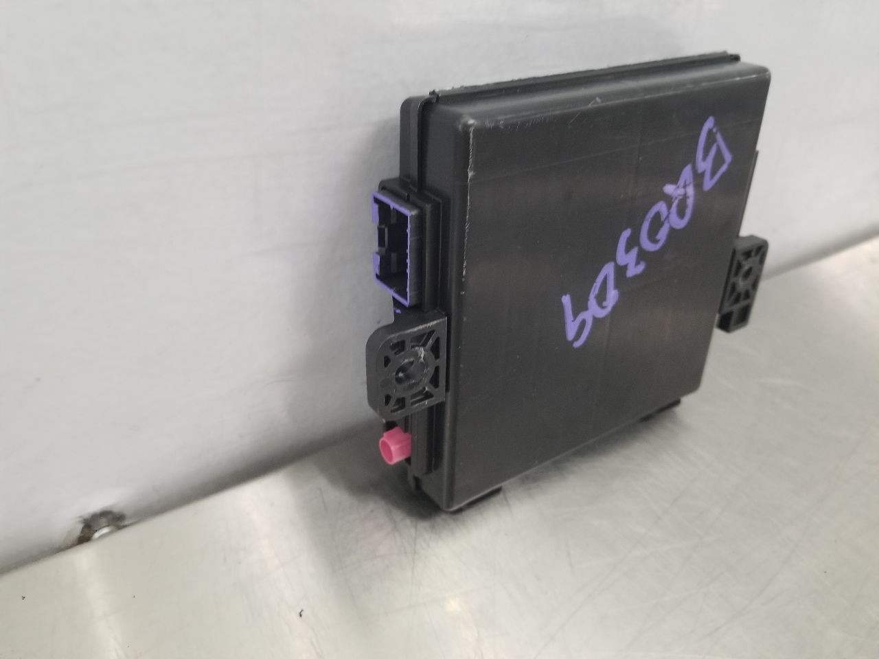Maserati Levante Telematics control module P/N 670105418
