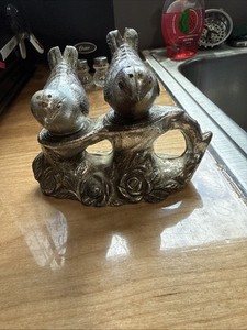 VNT Silver Toned Pewter “Love Birds”, On A “Rose Bush” Made In Japan, Salt & Pep
