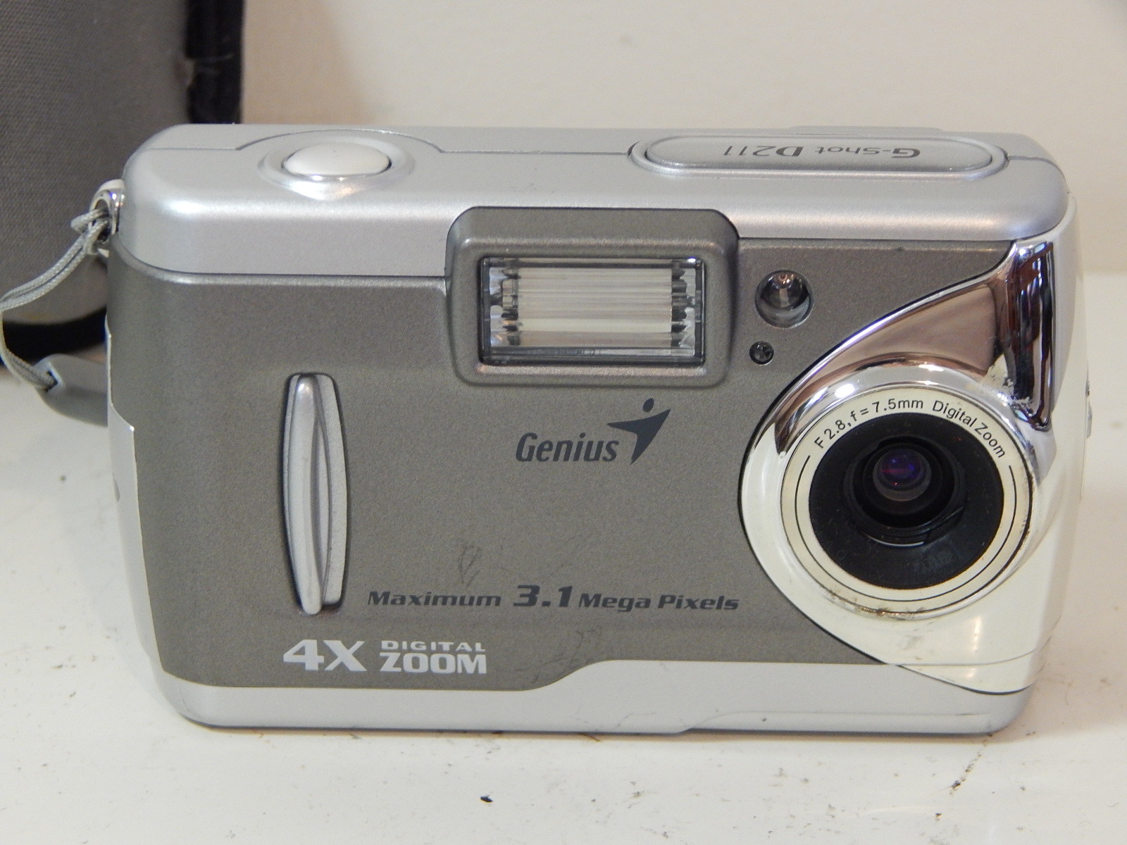 genius g-shot d211