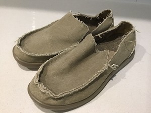 canvas croc shoes