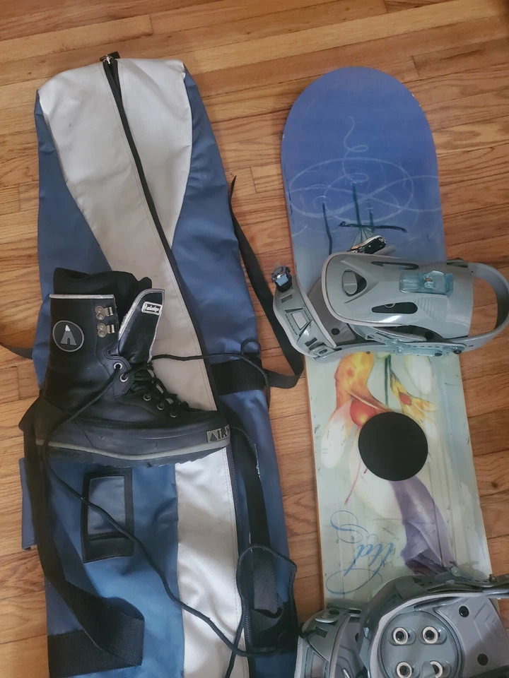 Juego completo de snowboard para damas-LTD 149, Airwalk talla 7, bandas Lamar y bolsa Lamar Foto 4 de 4