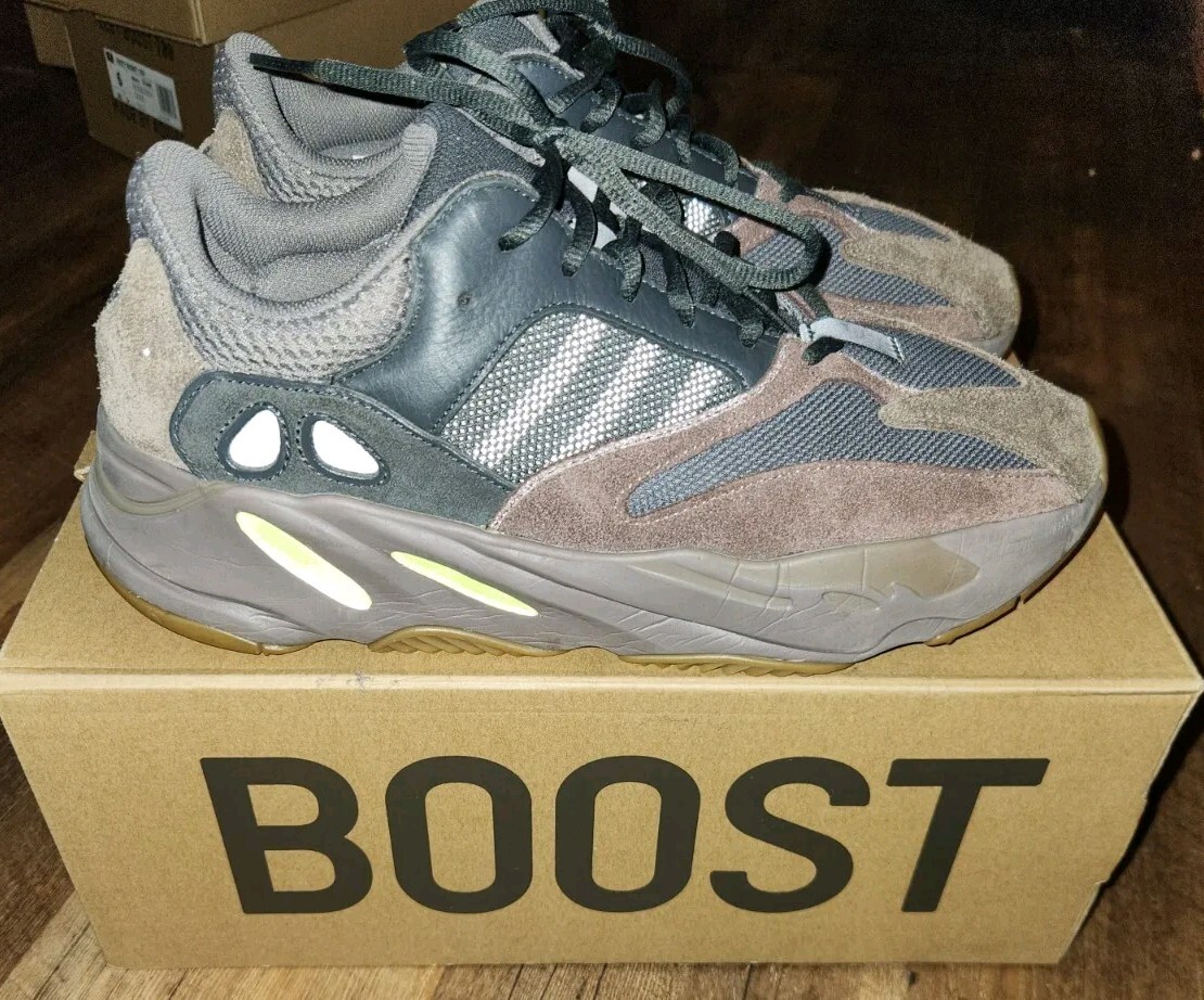 Yeezy 350 V2 Yeezy 700 Mauve Size Guide Adidas White Rose Nmds