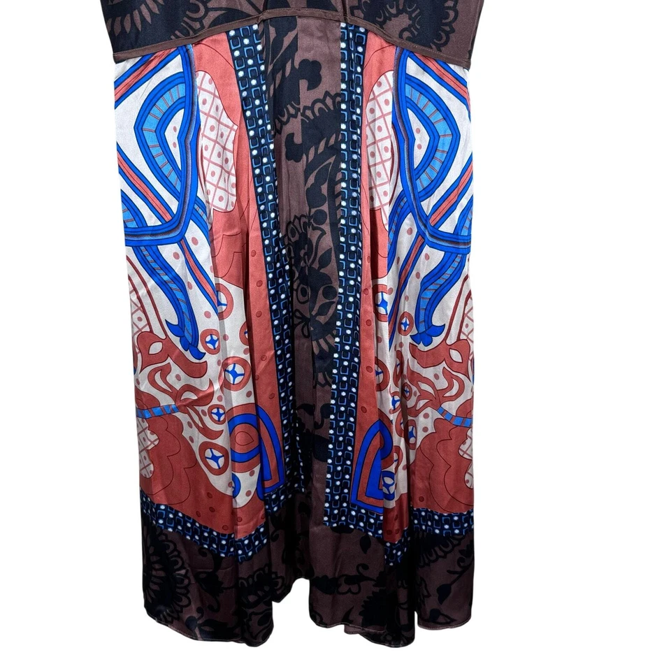 单件连衣裙丝绸棕色图形印花帝国深 V 领连衣裙女式小号 — 第 3/4 张图片