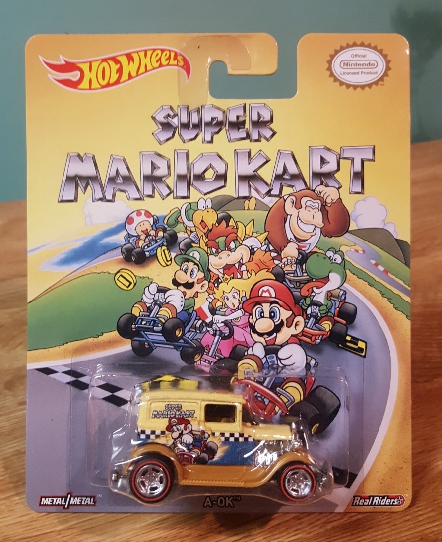 Hot Wheels SUPER RIGS target限定＆マリオカート Hot Wheels 1:64 Scale Bullseye's Big Rig Toy Truck & Shopping Cart