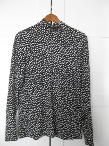 TORY BURCH - Rollkragenpullover aus Seide - schwarz-weiß gepunktet - Größe XL - Bild 8 von 10