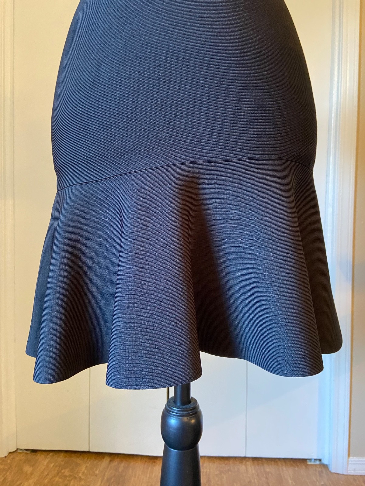 BCBG MAXAZRIA Solid Black Stretch Fitted Cocktail… - image 6