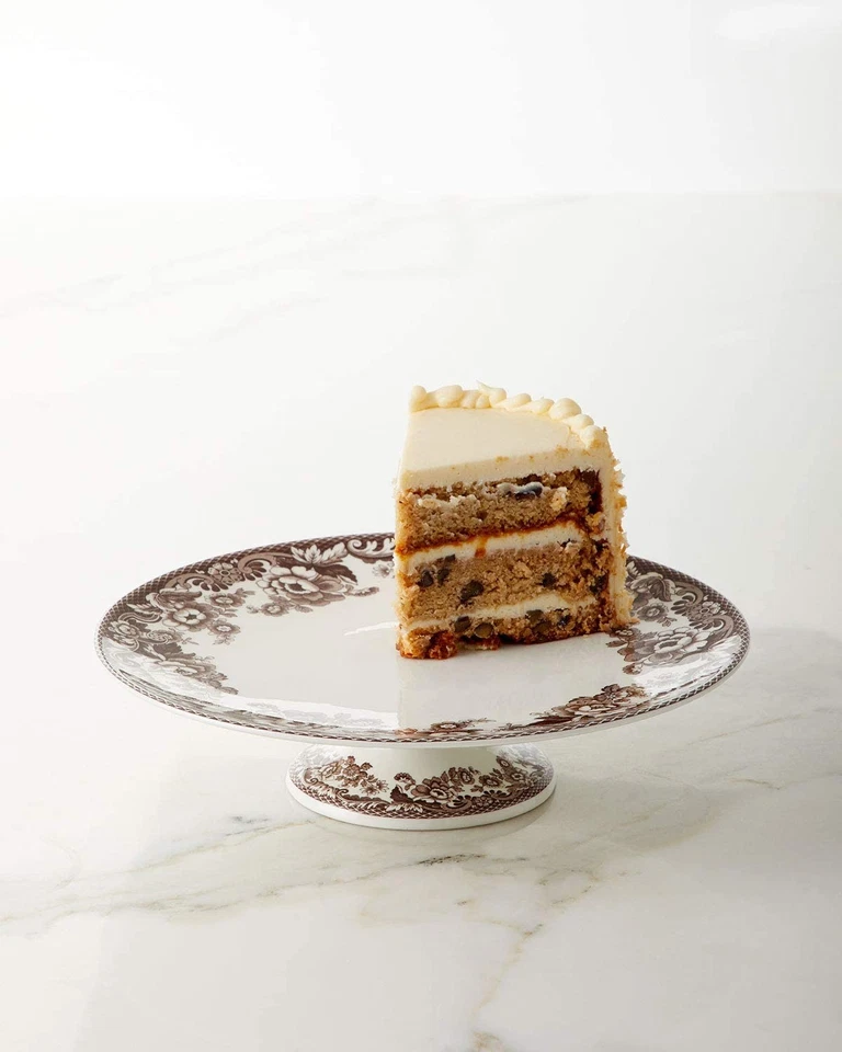 Plato de pastel con patas de 10,5 pulgadas Spode Delamere Collection, porcelana - marrón Foto 2 de 4