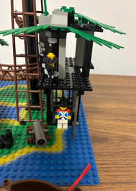 Vintage LEGO Pirates Forbidden Island (6270) Complete with figures, instructions