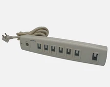 RadioShack Relocatable Power Tap Surge Protector 15A 125VAC 60HZ 7Outlet