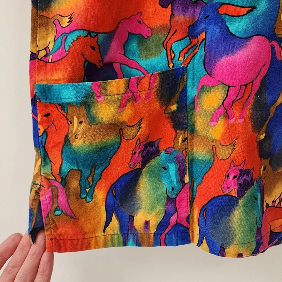 VTG Unisex Scrub Top Colorful Wild Horses Print Size S Cotton Vibrant Medical - Image 4 of 4