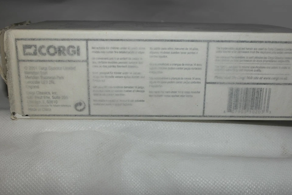 CORGI  FIREBASE NAM 1:50  M35 A1 DEUCE AND A HALF USMC - Image 2 of 2