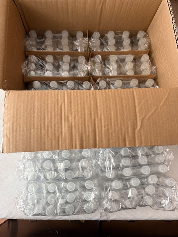 ultra defense sani + smart danitizer box of hand sanitizer 3oz 132 pcs