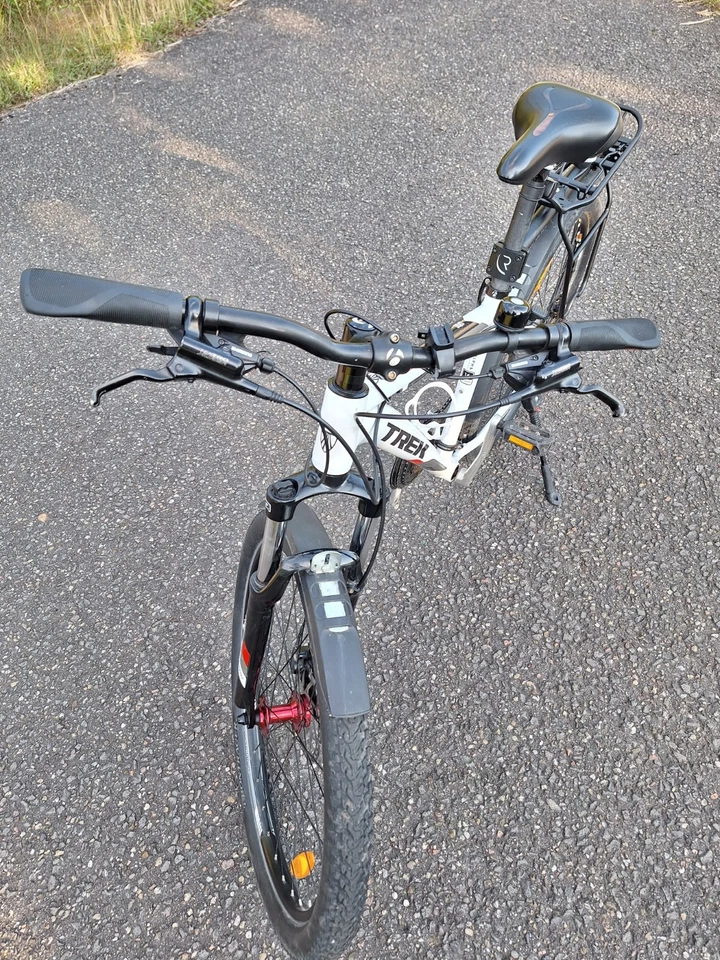 Trek 3700 Mountenbike Trekkingrad 26 Zoll Rahmen 40,6 cm16" Jugendfahrrad Herren - Bild 4 von 4