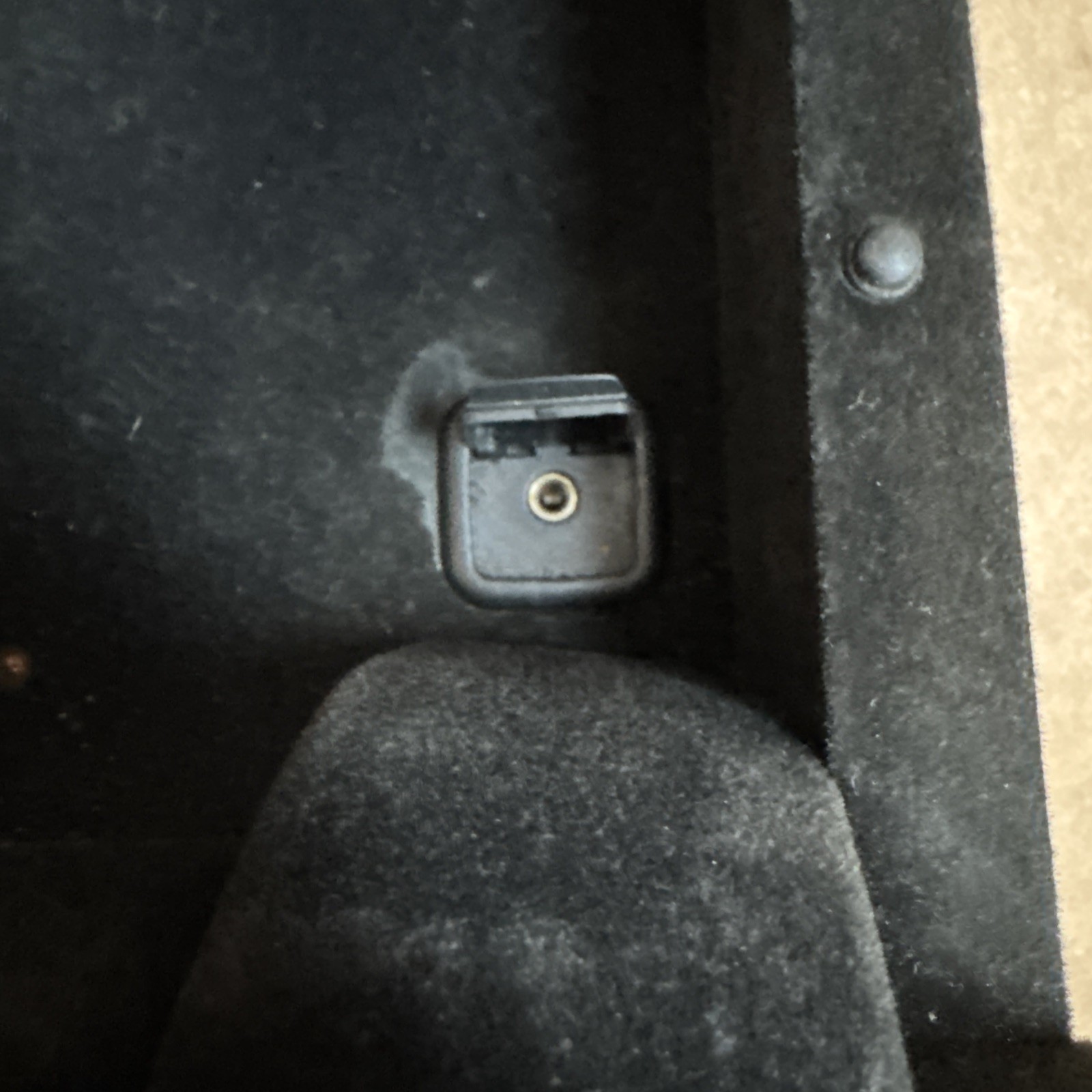 2011 2012 2014 2015 Audi R8 Center Console Box Storage Aux Arm Rest Lid 20202