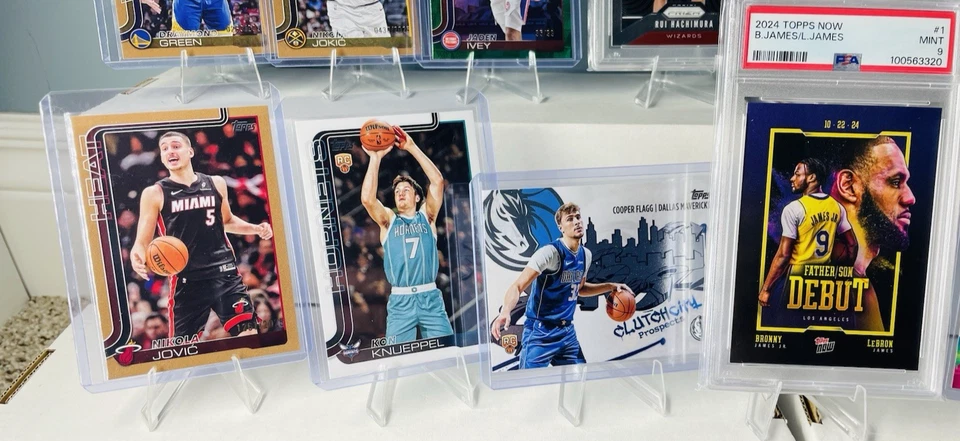 HUGE LOT 2250+ CARDS - 2025-26 Topps Basketball - PSA / ROOKIES / VETS / #'d - Image 4 of 4