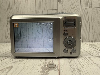 Samsung SL50 Digital Camera 10.2MP 5x Zoom Tested + 2 Batteries
