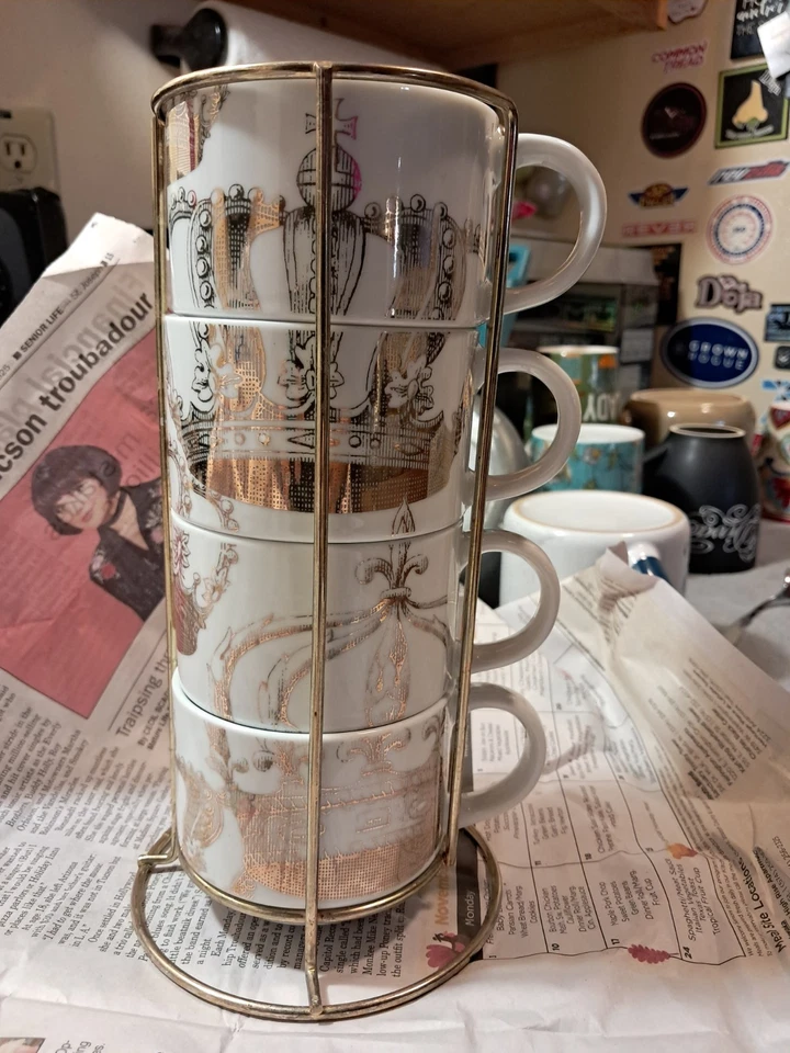 Pier 1 One Imports 4 tazas de té de café apilables blancas y doradas con estante de metal Foto 4 de 4