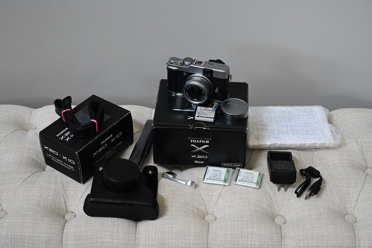 FUJIFILM Fuji X20 12.0MP Camera Silver [Museum Mint] Leather Case 