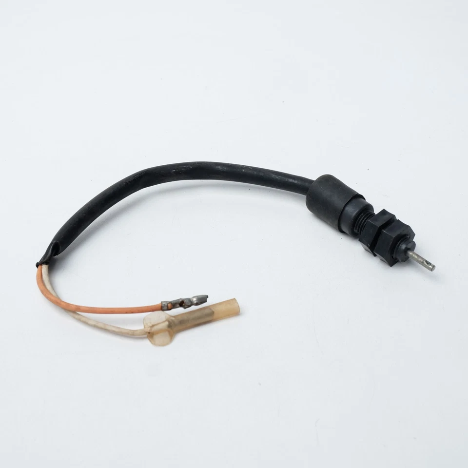 Interruptor de freno trasero para Suzuki TS250 GT380 GT550 GT750 Foto 3 de 3