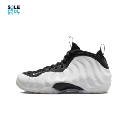 靴 Air Foamposite One \"White and Black\" Nike 'Air Foamposite One' - White / Black – Manor.