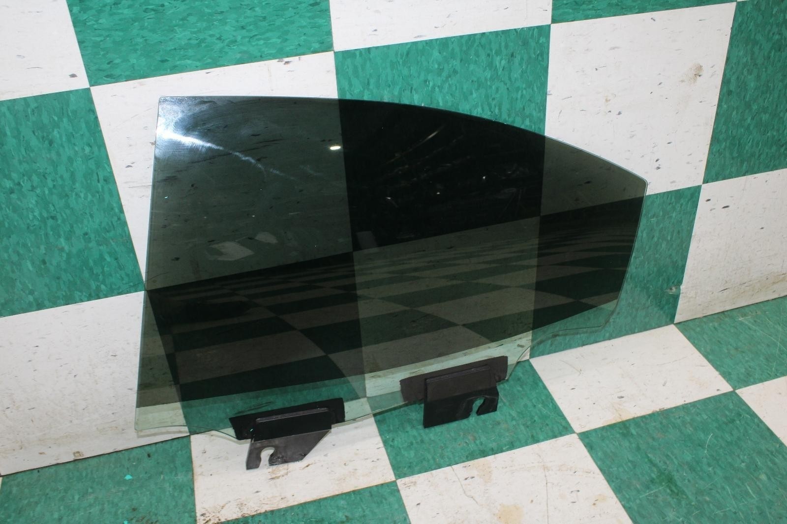 Maserati Ghibli 2014-2019 Rear Left Door glass