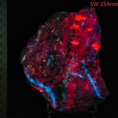 Aragonite Chondrodite Diopside fluorescent minerals Long Lake Canada 0.67kg