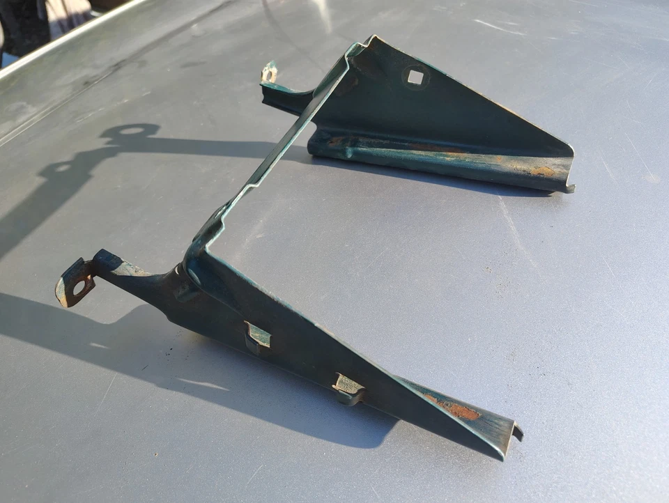 Chevrolet G20 1993 furgoneta limpiaparabrisas líquido depósito soporte Foto 4 de 4