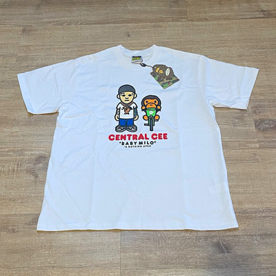 A Bathing Ape T-Shirt Gr. M Weiß Central Cee Baby Milo Print Kurzarm Rundhals