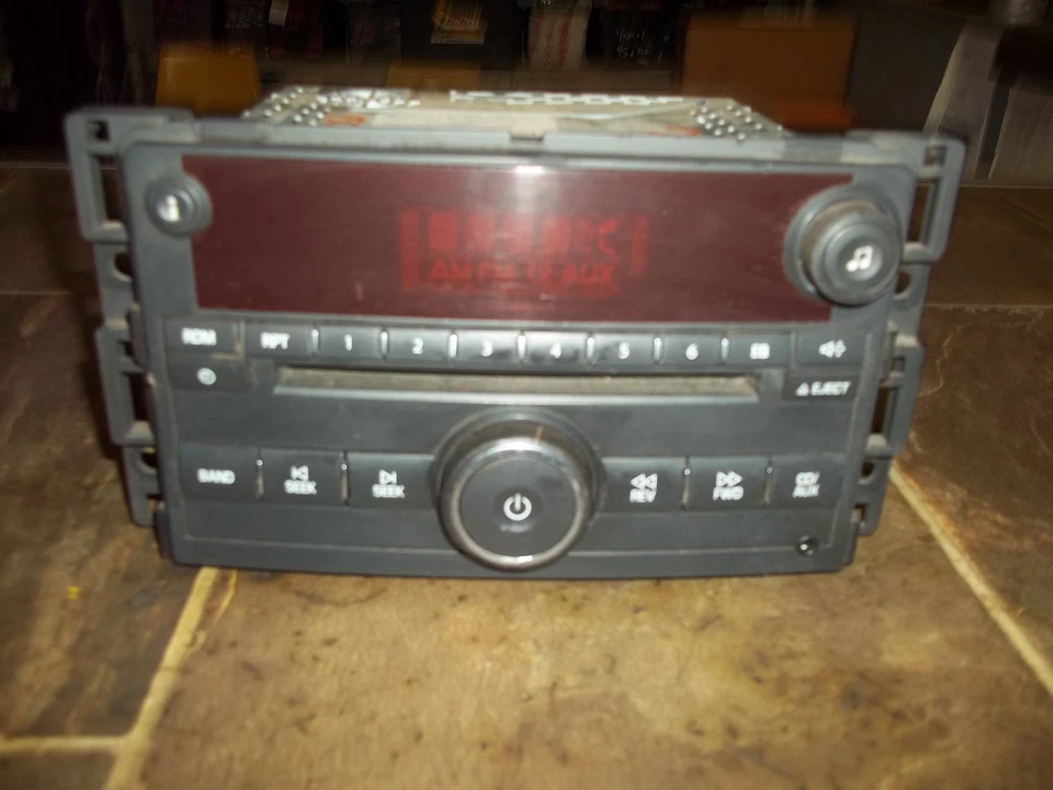 REPRODUCTOR DE CD AM FM RADIO OPT U1C ID 15814424 2006 2007 SATURN VUE/ION Foto 2 de 4