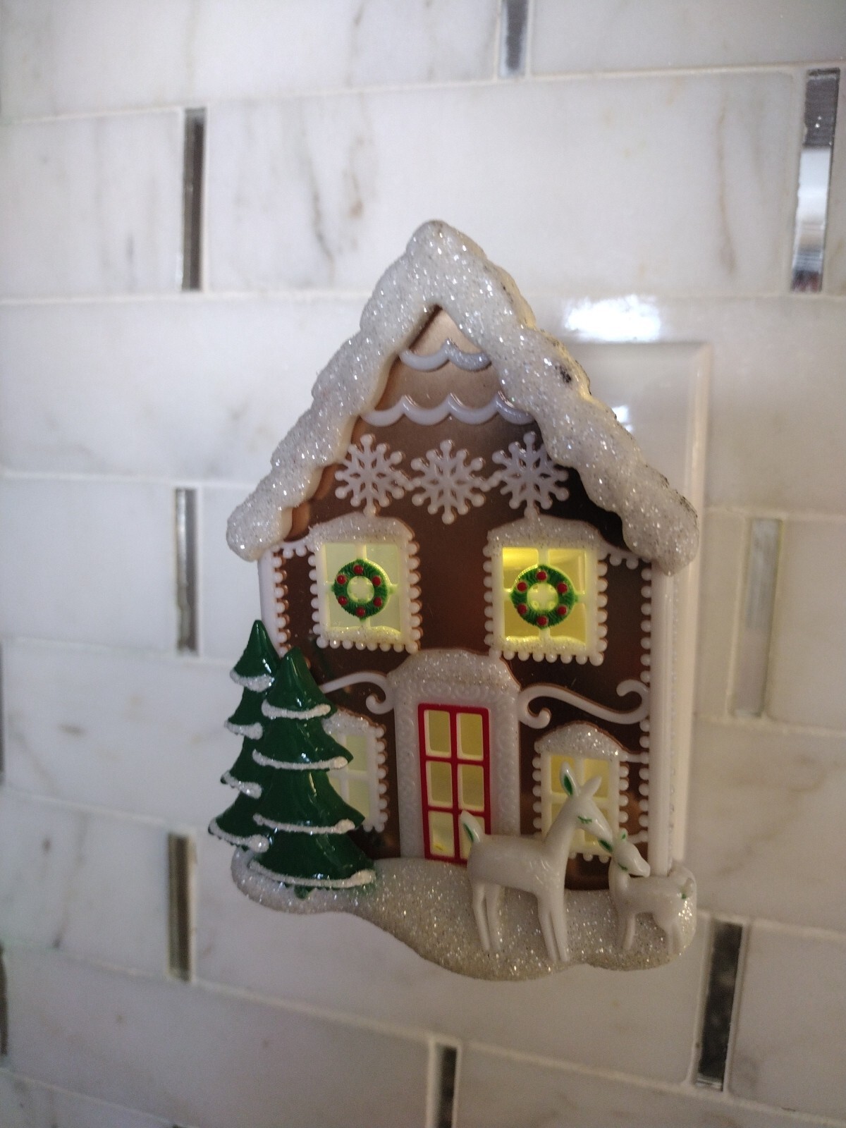 Bath & Body Works Gingerbread House Wallflower Plug In Night Light Up Christmas-image