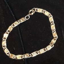 Gold toned bracelet