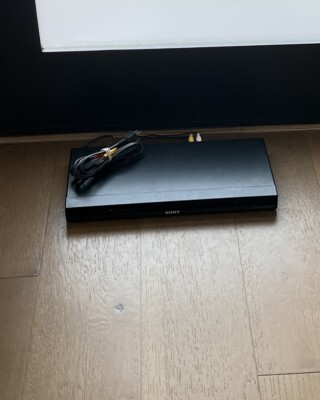 Sony DVP-SR500H DVD Player  No Remote