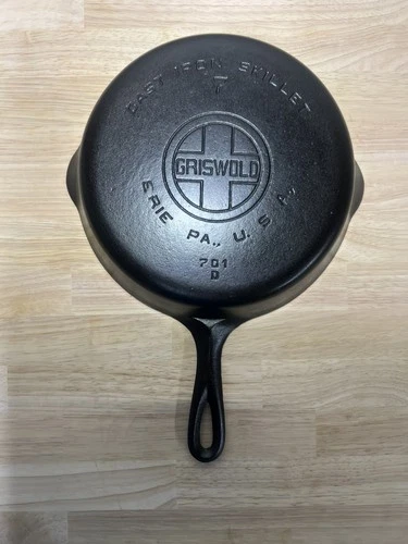 Griswold Large Block Logo #7 Skillet #701 EPU Cast Iron Seasoned VGC