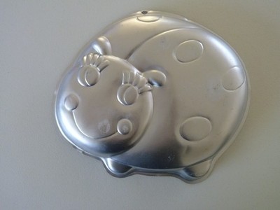 Wilton Ladybug Cake Pan 2105-3316 2005 Good condition
