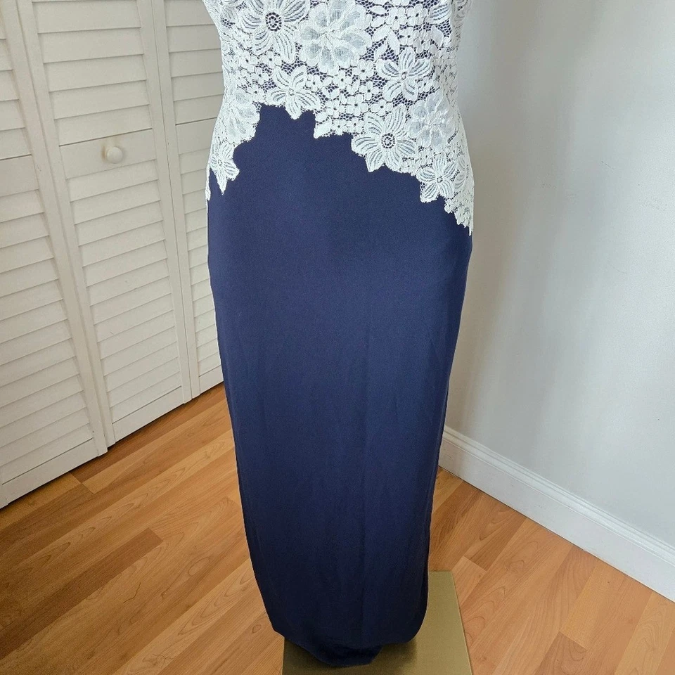 Lauren Ralph Lauren Navy Floral Lace Gown Size 14 Elegant Formal Classic Evening - Image 4 of 4