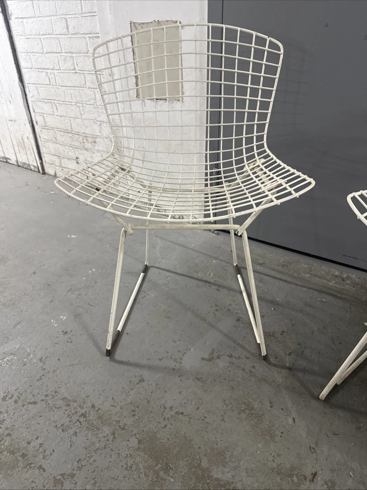 Par AUTÉNTICAS SILLAS LATERALES DE CABLE Early KNOLL Harry BERTOIA cromadas blancas Foto 3 de 4