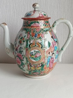 Antique Chinese Canton famille rose porcelain teapot