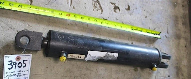 Cascade Side Shift 液压缸,p/n 686244 — 第 2/2 张图片