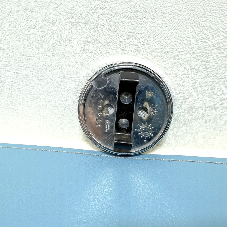 One (1) 1980-1987 14" Buick Century Regal Wire Tapa central de rueda 2-5/16" 254842 Foto 2 de 4